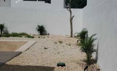 Casa en venta en privada una planta 3 recamaras, alberca y casa club