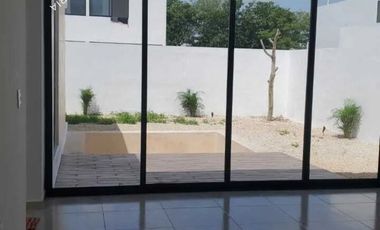 Casa en venta en privada una planta 3 recamaras, alberca y casa club