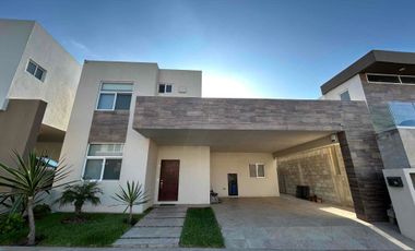 RENTO mega casa con patio y cuarto de servicio!