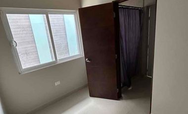 RENTO mega casa con patio y cuarto de servicio!