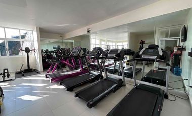 RENTO mega casa con patio y cuarto de servicio!