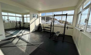 RENTO mega casa con patio y cuarto de servicio!
