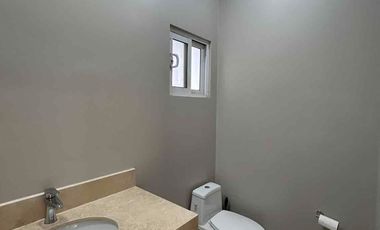 RENTO mega casa con patio y cuarto de servicio!