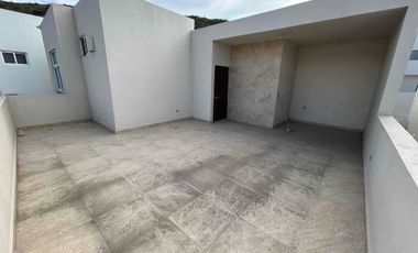 RENTO mega casa con patio y cuarto de servicio!