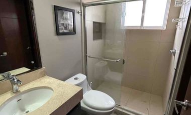 RENTO mega casa con patio y cuarto de servicio!