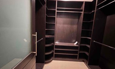 RENTO mega casa con patio y cuarto de servicio!