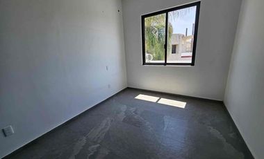 Casa en Calle Zalatitán, Fracc. Parques de Tlaquepaque, San Pedro Tlaquepaque