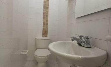 ARRENDAMOS OFICINA CONSULTORIO CABECERA EXCELENTE VISTA PARQUEADERO