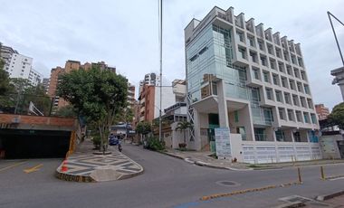 VENDEMOS OFICINA CONSULTORIO CABECERA EXCELENTE VISTA PARQUEADERO