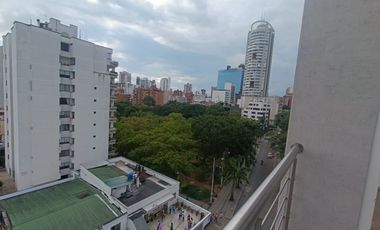 ARRENDAMOS OFICINAS CONSULTORIOS CABECERA EXCELENTE VISTA PARQUEADEROS