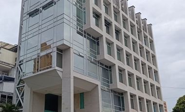 VENDEMOS OFICINAS CONSULTORIOS BUCARAMANGA CABECERA EXCELENTE VISTA Y PARQUEADEROS