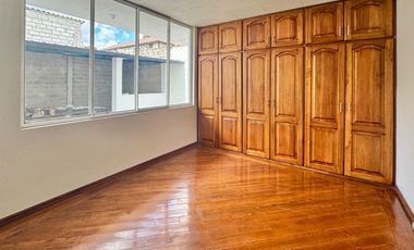 VENTA CASA RENTERA / CARCELÉN SECTOR COLEGO AMERICANO