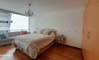 Arriendo Departamento Amoblado de Lujo, Moderno, 270m2, Piso Alto, Vista Panorámica, Sector González Suárez
