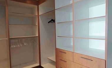 Arriendo Departamento Amoblado de Lujo, Moderno, 270m2, Piso Alto, Vista Panorámica, Sector González Suárez