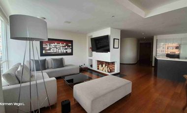 Arriendo Departamento Amoblado de Lujo, Moderno, 270m2, Piso Alto, Vista Panorámica, Sector González Suárez