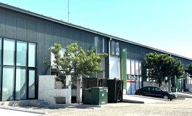 Bodega Industrial en Funcionamiento