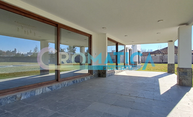 Casa Mediterránea En Condominio, Sector Las Mercedes