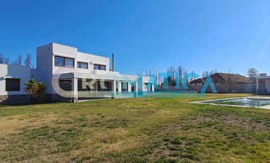 Casa Mediterránea En Condominio, Sector Las Mercedes