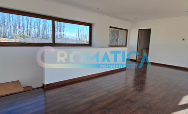 Casa Mediterránea En Condominio, Sector Las Mercedes