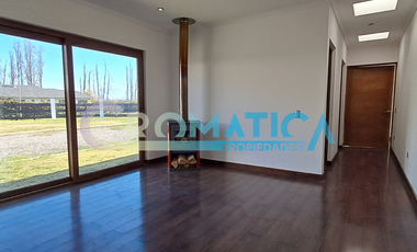 Casa Mediterránea En Condominio, Sector Las Mercedes