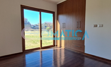 Casa Mediterránea En Condominio, Sector Las Mercedes