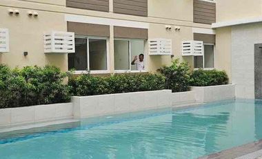 Fullerton Suites