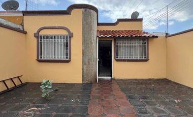 CASA CON LOCAL EN RENTA EN RINCONADAS DEL VENADO