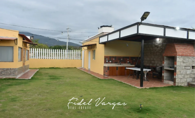 VENTA CASA EN CONJUNTO CON PISCINA CERCA DEL RIO BONDA STA MTA – F.V