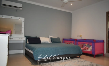 VENTA CASA EN CONJUNTO CON PISCINA CERCA DEL RIO BONDA STA MTA – F.V