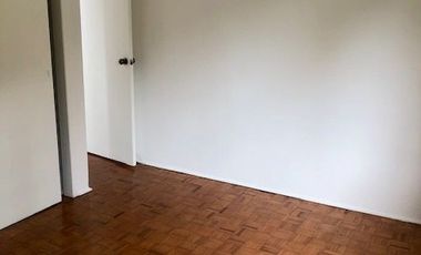 Renta de casa con amplio jardín privado y 3 recámaras, 2 estacionamientos