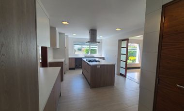 Casa en RENTA en Miravalle – Urbanización San Isidro II