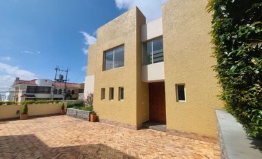 Casa en RENTA en Miravalle – Urbanización San Isidro II