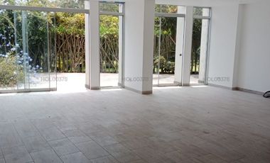 DEPARTAMENTO EN PRIMER PISO CON AMPLIA TERRAZA FRENTE AL GOLF, SAN ISIDRO