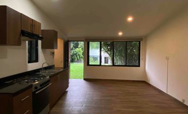 ENCANTADORA CASA EN RENTA EN LOMAS ALTAS