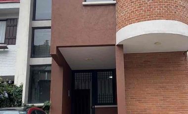 ENCANTADORA CASA EN RENTA EN LOMAS ALTAS