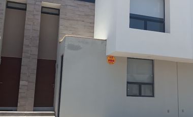 Casa modelo castaña