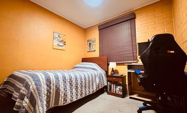 Casa 3 pisos, en condominio. Excelente ubicación 2 min. ruta 68. Pudahuel