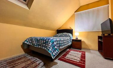 Casa 3 pisos, en condominio. Excelente ubicación 2 min. ruta 68. Pudahuel