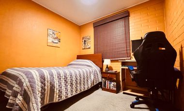 Casa 3 pisos, en condominio. Excelente ubicación 2 min. ruta 68. Pudahuel