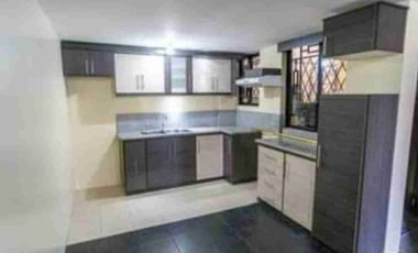 Casa Rentera de VENTA, Unica oportunidad a 1 cuadra de la Av. Mariscal Sucre