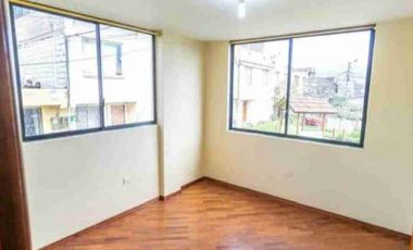 Casa Rentera de VENTA, Unica oportunidad a 1 cuadra de la Av. Mariscal Sucre