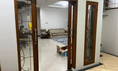 Disewakan Rumah tengah kota Bandung Burangrang Kancra Buah Batu