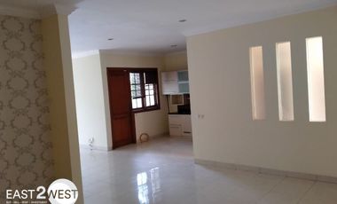 Dijual/Disewakan Rumah Vermont Parkland BSD City Tangerang Selatan Bagus Nyaman Posisi Hook Lokasi Hijau Asri Strategis