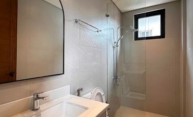 FOR SALE FULLY FURNISHED HOUSE IN BF HOMES