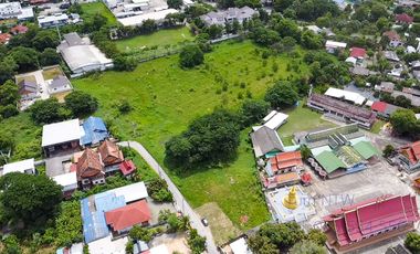 Land 11 rai in San Kam Phaeng for Sale
