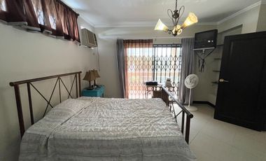 FABULOSA CASA DENTRO DE AREA CERRADA
