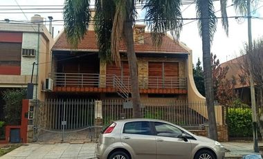 VENTA CHALET 6 AMBIENTES CON PILETA Y COCHERA RAMOS MEJIA