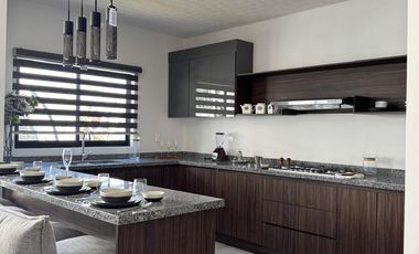 CASA RESIDENCIAL MINIMALISTA CON EQUIPAMIENTO EN PACHUCA A 5 MINUTOS DE ZONA PLATEADA