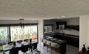 CASA RESIDENCIAL MINIMALISTA CON EQUIPAMIENTO EN PACHUCA A 5 MINUTOS DE ZONA PLATEADA