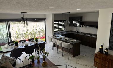 CASA RESIDENCIAL MINIMALISTA CON EQUIPAMIENTO EN PACHUCA A 5 MINUTOS DE ZONA PLATEADA